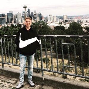 Meet your Posher, Sam